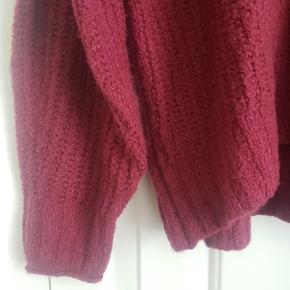 Comfy Oversized AE Sweater - Picture 4 of 7